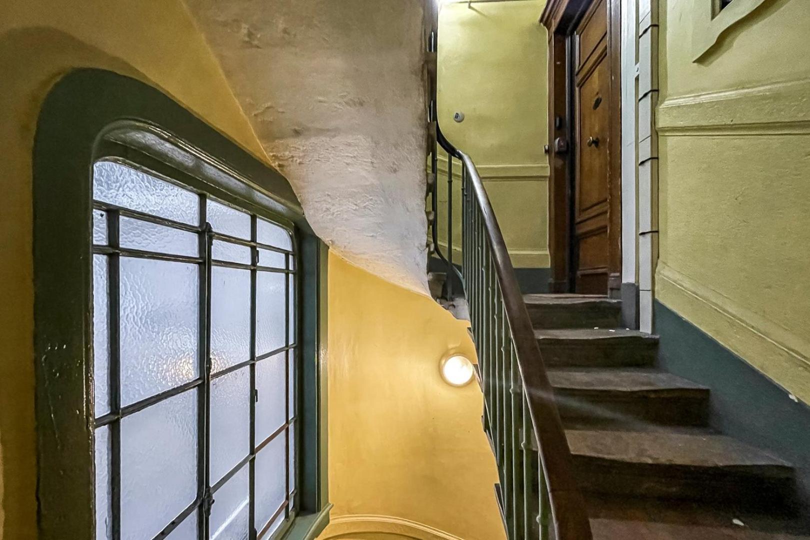 Le Centrale Ail Лион Экстерьер фото